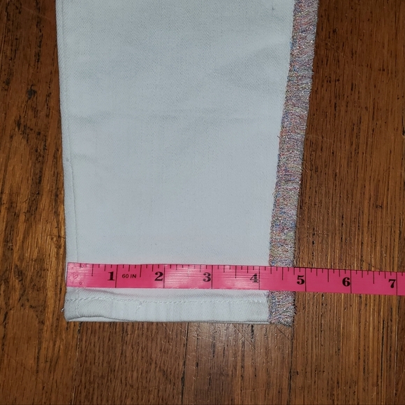 7 For All Mankind White Jeans with Pink Trim NWT - Picture 11 of 13